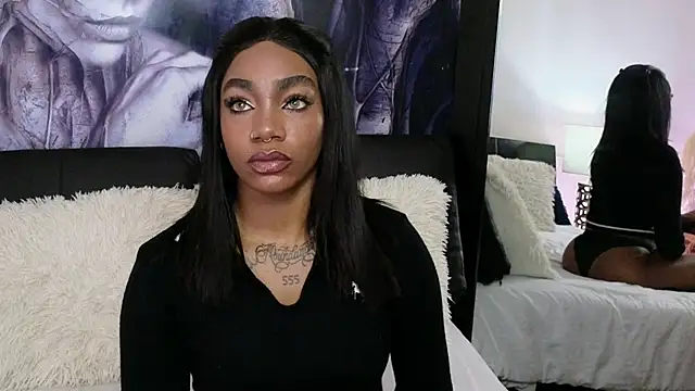 Snapshot of emely_brandon chatting on 09-20-25, 02:12 emely brandon online show from 09-20-25, 02:12