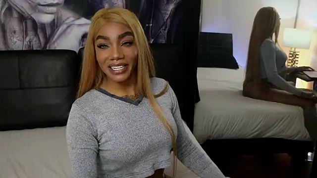 Snapshot of emely_brandon chatting on 11-17-25, 03:01 emely brandon online show from 11-17-25, 03:01