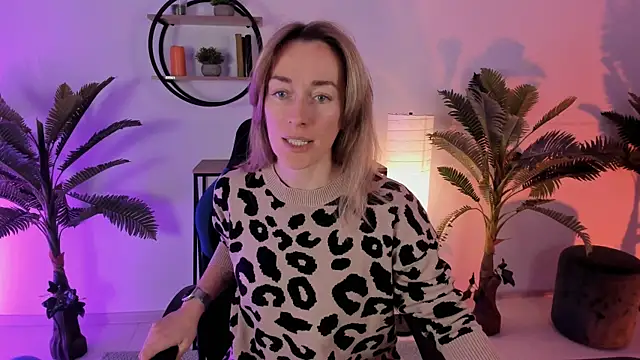 RebeccaMartinez online show from 01-24-25, 05:42