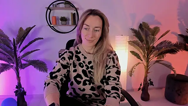 RebeccaMartinez online show from 01-24-25, 12:20