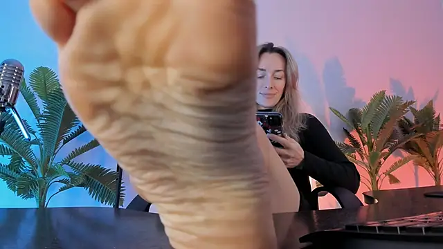 RebeccaMartinez online show from 02-08-25, 11:44