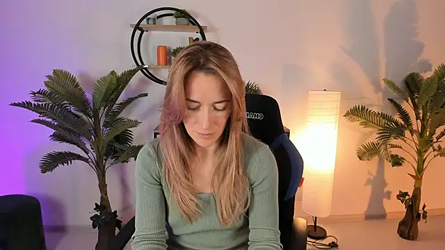 RebeccaMartinez online show from 02-13-25, 07:45