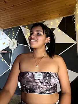 Snapshot of emilyharber chatting on 10-13-25, 08:42 emilyharber online show from 10-13-25, 08:42