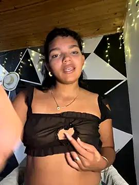 Snapshot of emilyharber chatting on 11-08-25, 07:23 emilyharber online show from 11-08-25, 07:23