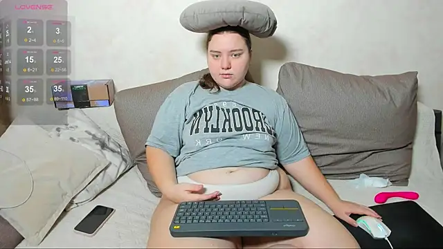 Snapshot of Comprom1se chatting on 01-10-25, 11:54 Comprom1se online show from 01-10-25, 11:54