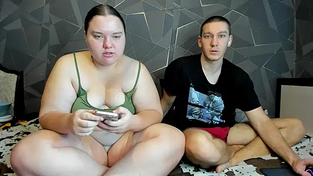 Snapshot of Comprom1se chatting on 10-27-25, 11:03 Comprom1se online show from 10-27-25, 11:03