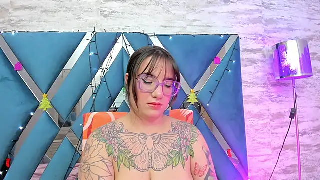 Snapshot of DEVA_BLUE_ chatting on 12-11-24, 08:04 DEVA BLUE online show from 12-11-24, 08:04