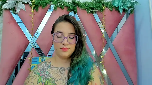 Snapshot of DEVA_BLUE_ chatting on 01-08-25, 07:13 DEVA BLUE online show from 01-08-25, 07:13