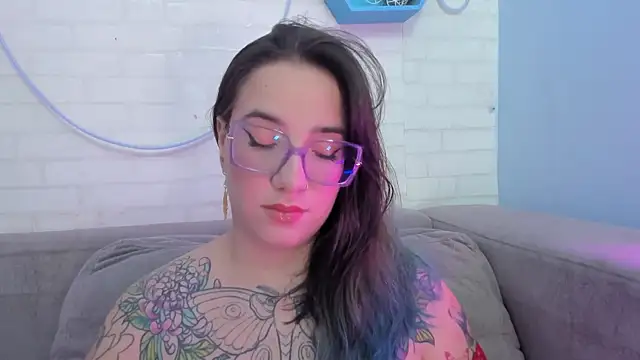 Snapshot of DEVA_BLUE_ chatting on 02-10-25, 12:41 DEVA BLUE online show from 02-10-25, 12:41