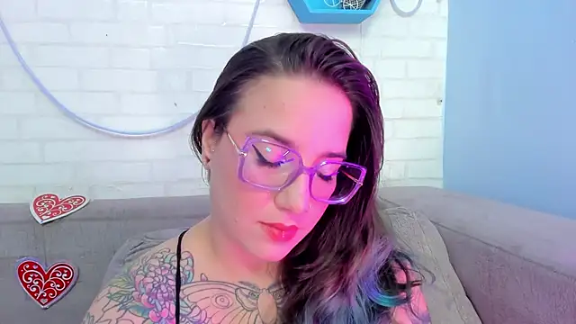 Snapshot of DEVA_BLUE_ chatting on 02-18-25, 03:42 DEVA BLUE online show from 02-18-25, 03:42