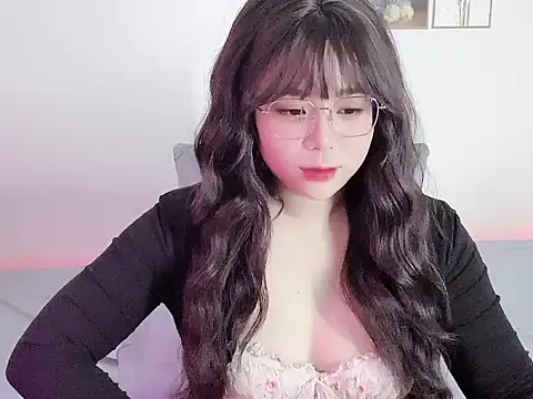   Lyly   online show from 12-01-25, 02:16