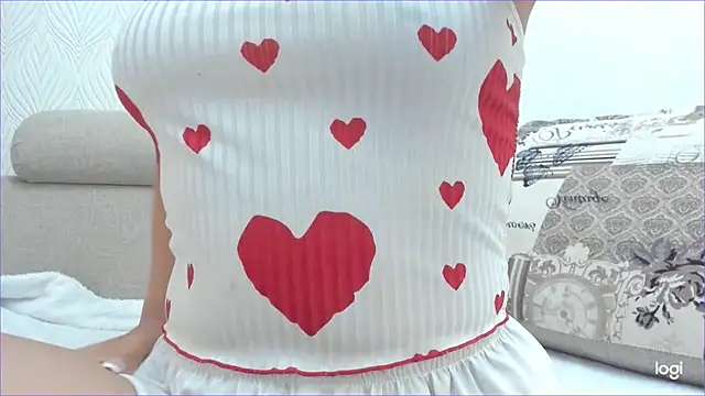 Snapshot of Hanah_cho_cho chatting on 10-16-25, 07:09 Hanah cho cho online show from 10-16-25, 07:09