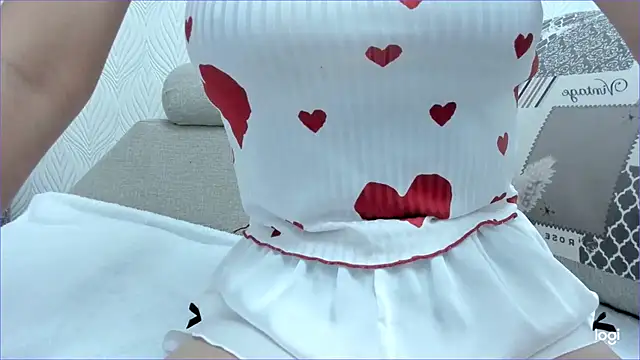 Snapshot of Hanah_cho_cho chatting on 11-22-25, 06:01 Hanah cho cho online show from 11-22-25, 06:01