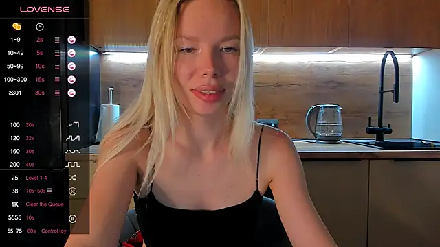 Snapshot of Olivia_Bells chatting on 06-14-26, 09:06 Olivia Bells online show from 06-14-26, 09:06