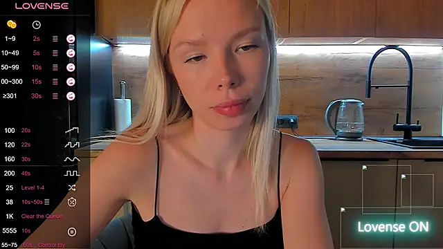 Snapshot of Olivia_Bells chatting on 06-17-26, 08:32 Olivia Bells online show from 06-17-26, 08:32