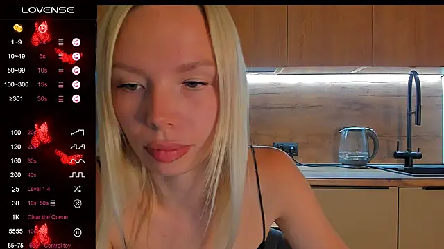Snapshot of Olivia_Bells chatting on 08-03-26, 08:45 Olivia Bells online show from 08-03-26, 08:45