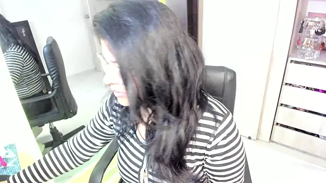 Snapshot of BellaFlaming chatting on 06-09-26, 10:27 BellaFlaming online show from 06-09-26, 10:27