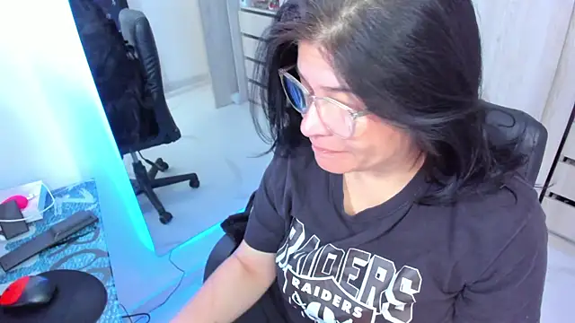 Snapshot of BellaFlaming chatting on 06-24-26, 01:32 BellaFlaming online show from 06-24-26, 01:32