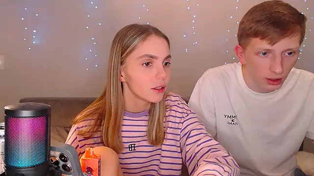 juliaanddima online show from 03-21-25, 08:50