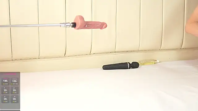 Snapshot of caroline_adams_ chatting on 02-10-25, 10:30 caroline adams online show from 02-10-25, 10:30