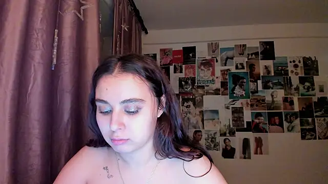 Snapshot of Tenderalise chatting on 01-09-25, 08:22 Tenderalise online show from 01-09-25, 08:22