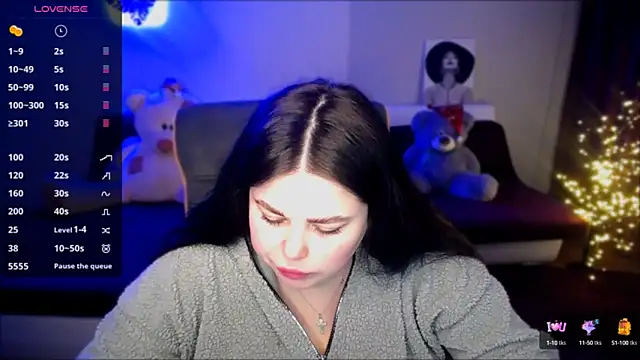 Snapshot of Emily_Mo chatting on 01-13-25, 06:38 Emily Mo online show from 01-13-25, 06:38