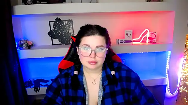 Snapshot of Emily_Mo chatting on 01-17-25, 09:39 Emily Mo online show from 01-17-25, 09:39