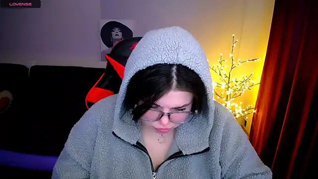 Snapshot of Emily_Mo chatting on 01-22-25, 09:46 Emily Mo online show from 01-22-25, 09:46