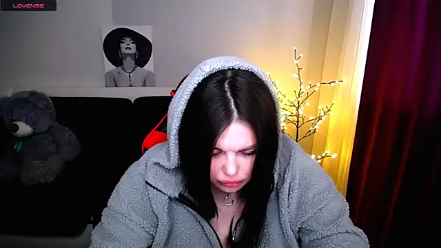 Snapshot of Emily_Mo chatting on 02-26-25, 11:09 Emily Mo online show from 02-26-25, 11:09