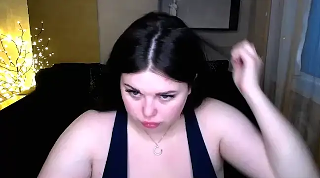 Snapshot of Emily_Mo chatting on 03-16-25, 06:31 Emily Mo online show from 03-16-25, 06:31