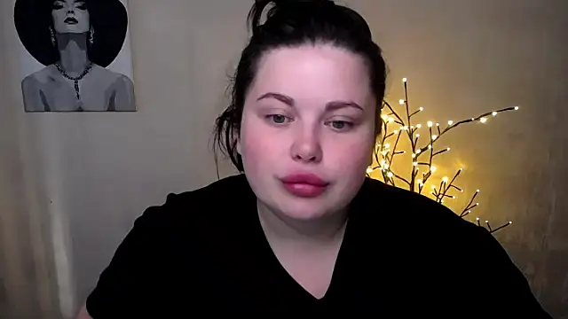 Snapshot of Emily_Mo chatting on 09-11-25, 05:29 Emily Mo online show from 09-11-25, 05:29