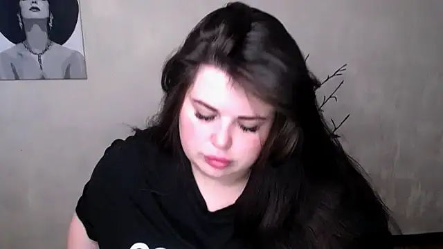 Snapshot of Emily_Mo chatting on 09-19-25, 05:09 Emily Mo online show from 09-19-25, 05:09