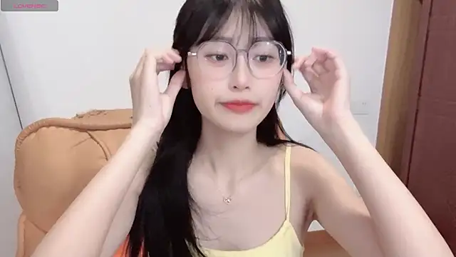 4uoki online show from 10-12-25, 01:43