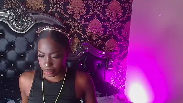 Snapshot of NaiaGils chatting on 02-08-25, 01:11 NaiaGils online show from 02-08-25, 01:11