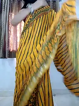 Snapshot of _surbhi_ chatting on 11-14-25, 04:11 surbhi online show from 11-14-25, 04:11