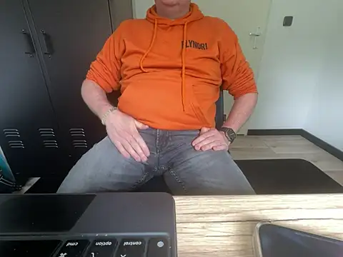 Lovetobenaked4u online show from 05-11-26, 01:50