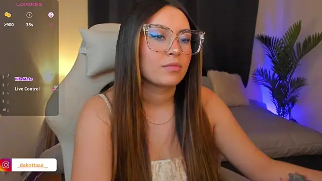 dakottaa  online show from 02-07-26, 11:41