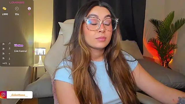 dakottaa  online show from 04-04-26, 11:35