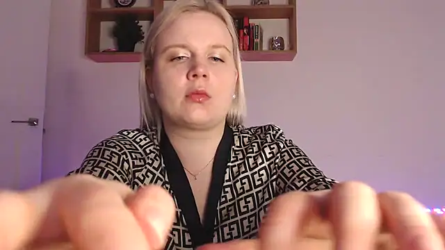 Snapshot of Karolina_love_ chatting on 10-25-25, 05:19 Karolina love online show from 10-25-25, 05:19