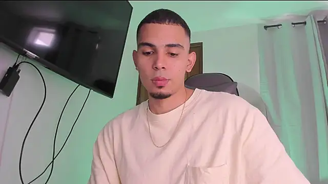 Snapshot of joss_111 chatting on 06-15-26, 03:47 joss 111 online show from 06-15-26, 03:47