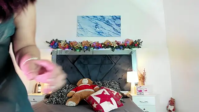 Snapshot of Lauralove_69 chatting on 12-30-24, 07:11 Lauralove 69 online show from 12-30-24, 07:11