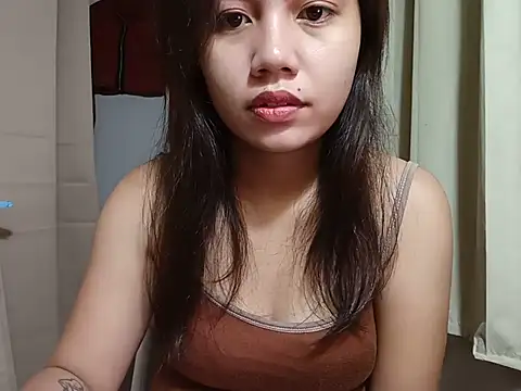 Snapshot of sweet_goldenAngel chatting on 07-19-26, 10:24 sweet goldenAngel online show from 07-19-26, 10:24