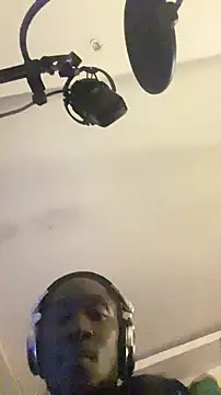 Snapshot of De_maskedcouple chatting on 01-09-26, 12:46 De maskedcouple online show from 01-09-26, 12:46