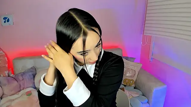 tinysara online show from 03-27-26, 04:40