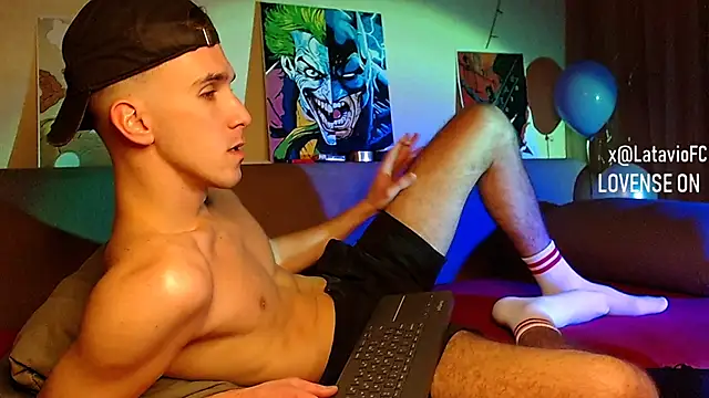 Snapshot of Midnighter_ chatting on 12-26-24, 12:38 Midnighter online show from 12-26-24, 12:38