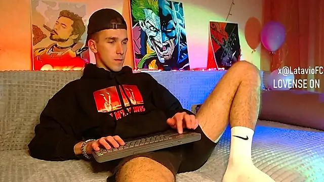 Snapshot of Midnighter_ chatting on 01-14-25, 02:40 Midnighter online show from 01-14-25, 02:40