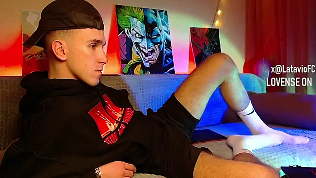 Snapshot of Midnighter_ chatting on 01-28-25, 06:39 Midnighter online show from 01-28-25, 06:39