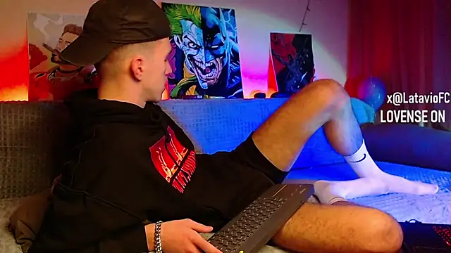 Snapshot of Midnighter_ chatting on 01-30-25, 09:04 Midnighter online show from 01-30-25, 09:04