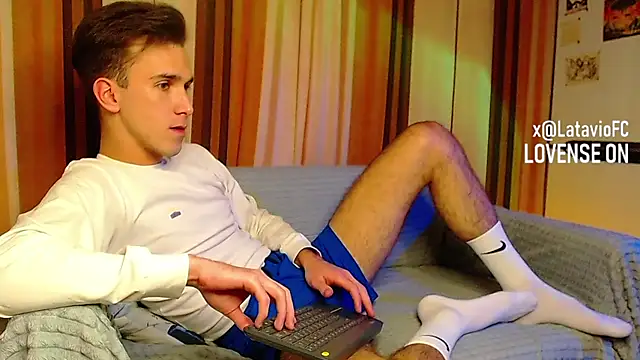 Snapshot of Midnighter_ chatting on 11-04-25, 12:10 Midnighter online show from 11-04-25, 12:10