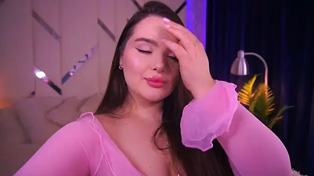 Snapshot of CuteAmberr chatting on 10-27-25, 12:04 CuteAmberr online show from 10-27-25, 12:04